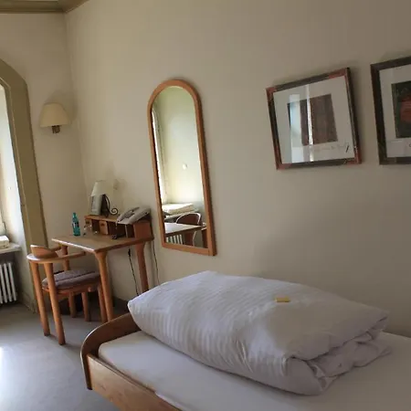 Schloss Neuburg Hotel 2*