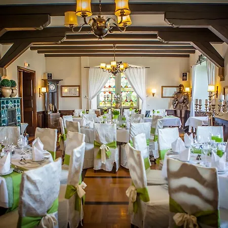 Schloss Neuburg Hotel 2*