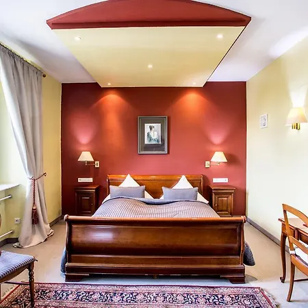 Schloss Neuburg 2* Mosbach (Neckar-Odenwald)